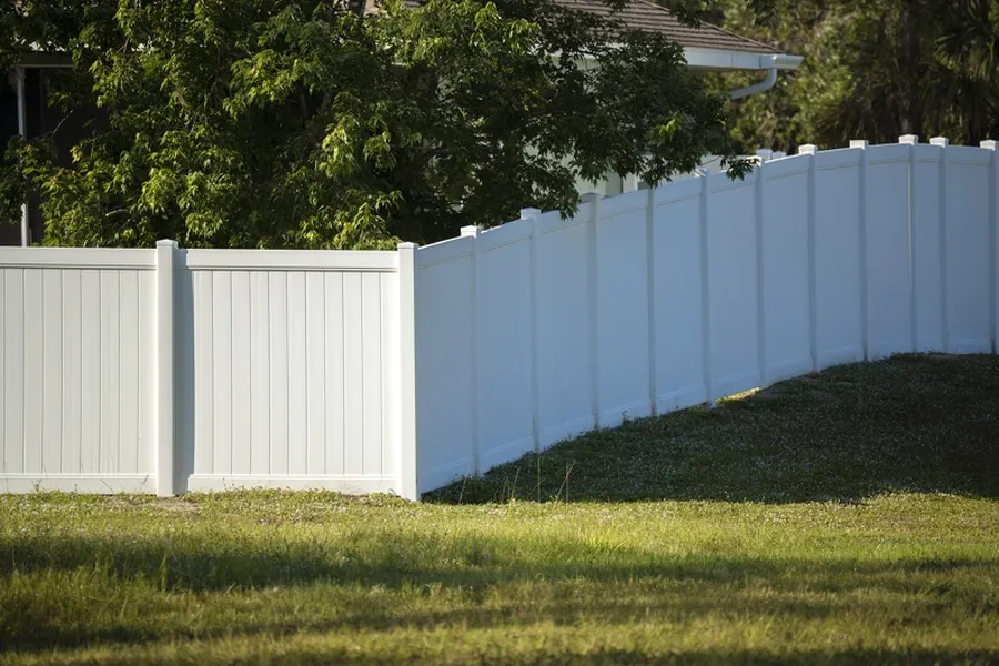 The Low-maintenance Advantage Of Vinyl Fencing Malibu, CA