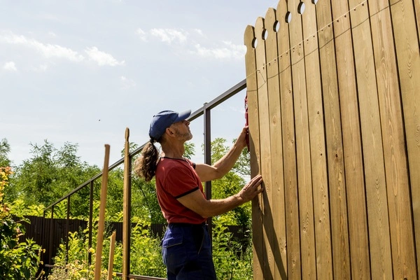 Trusted fence company in Malibu, CA